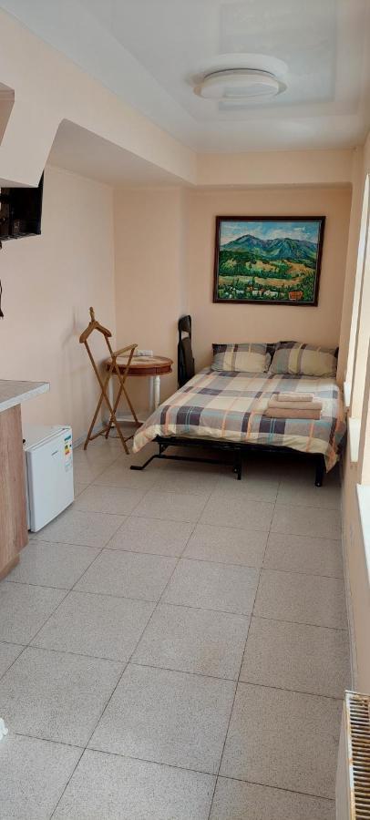 Bunker Best Mini-Hotel Kiev Esterno foto
