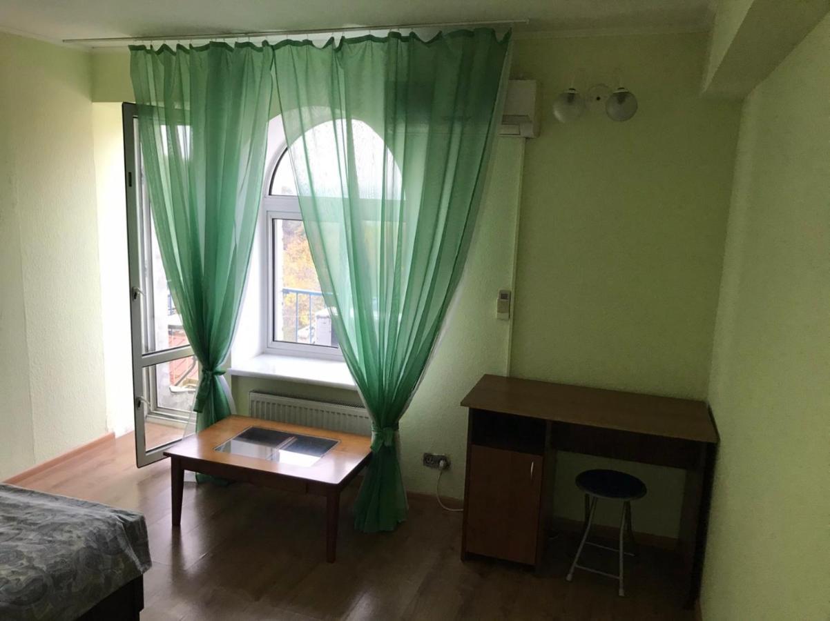 Bunker Best Mini-Hotel Kiev Esterno foto